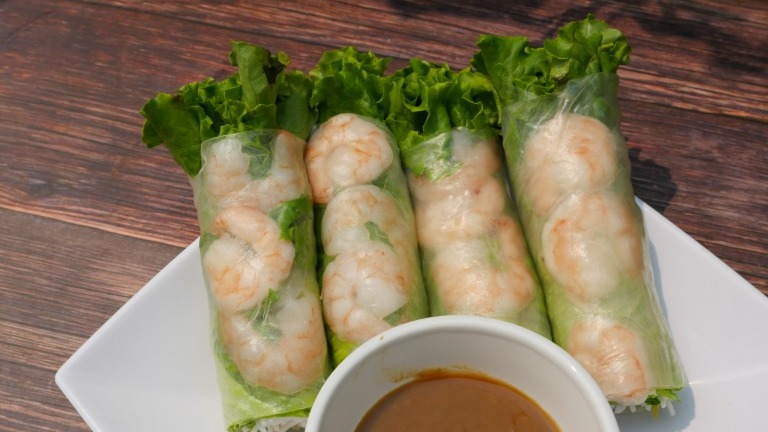 A2. Spring Rolls (4 pcs)