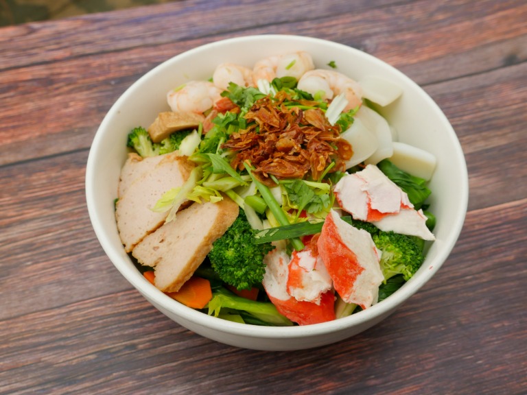 22 Seafood Rice Noodle or Egg Noodle Soup