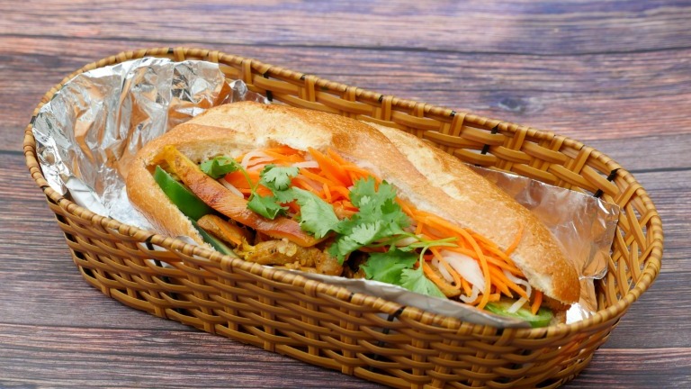 S11. Vietnamese Baguette (Banh Mi)