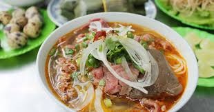 Bún bò tái