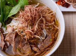 Bún bò nạm gân