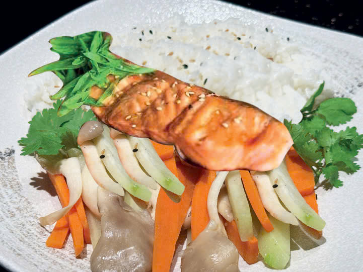 Cơm cá hồi nướng