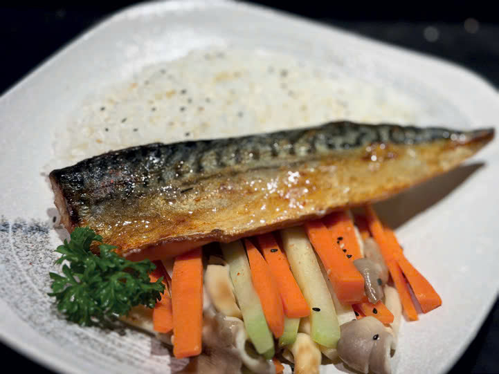 Cơm cá saba nướng