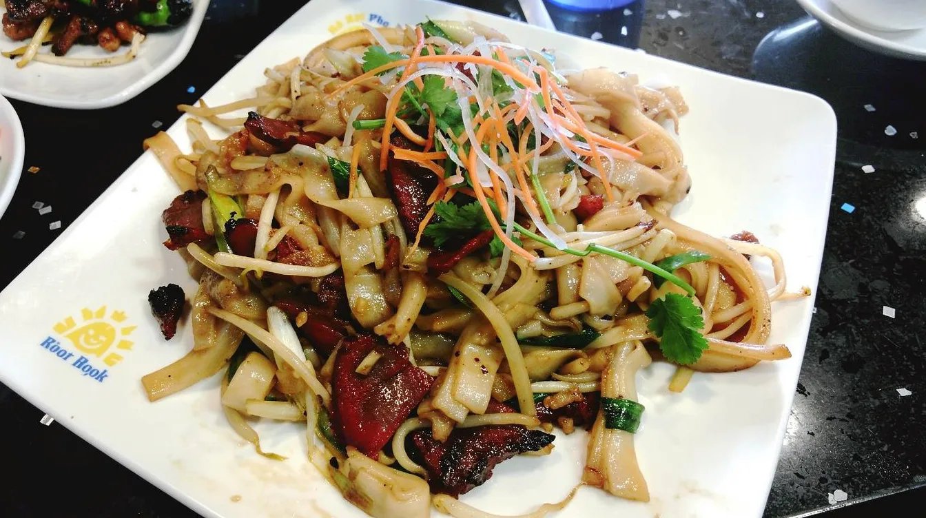 C5* Chinese BBQ Pork (Chow Fun Or Chow Mein)
